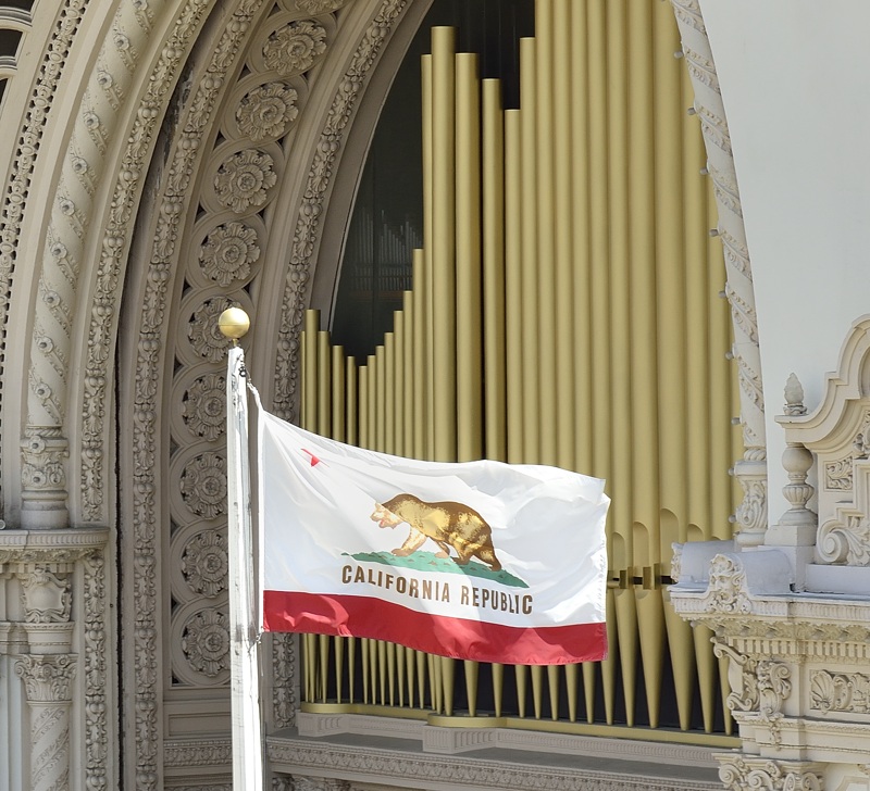 CA Flag and organ pipes